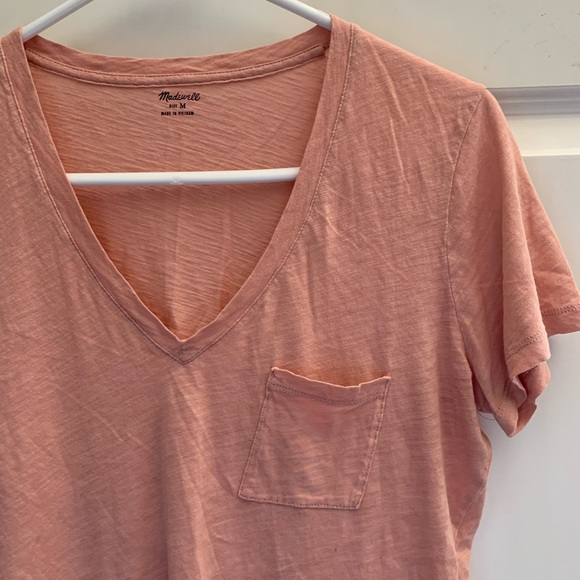 Madewell Tops - Madewell Pink V-Neck Pocket Tee size Medium!!! Madewell Tops - Madewell Pink V-Neck Pocket Tee size Medium!!!